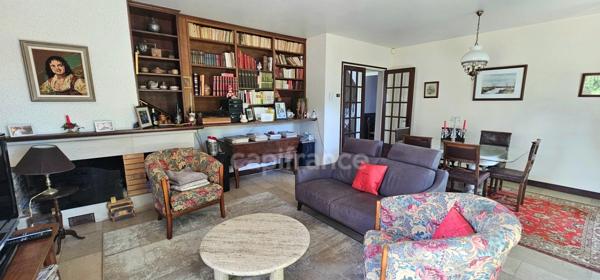 Maison d’Architecte avec grand jardin et sous sol complet- Mesnay / Arbois (39600)
