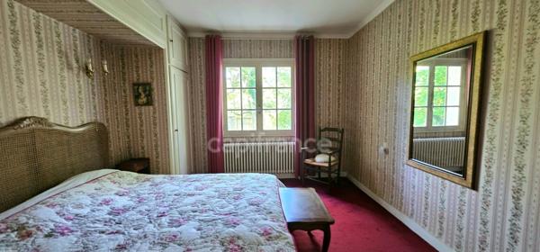 Maison d’Architecte avec grand jardin et sous sol complet- Mesnay / Arbois (39600)
