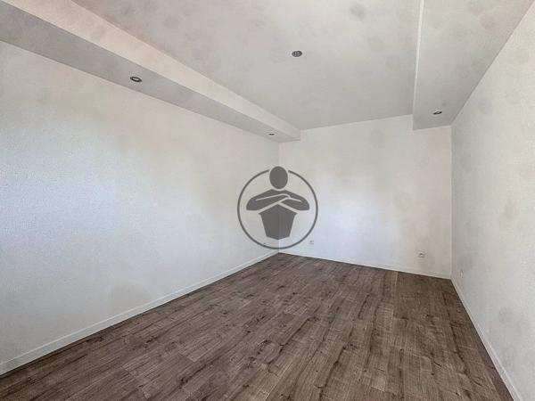 Vente                                                      Maison
                        
                     3 pièces                      99 m2                     à Harly