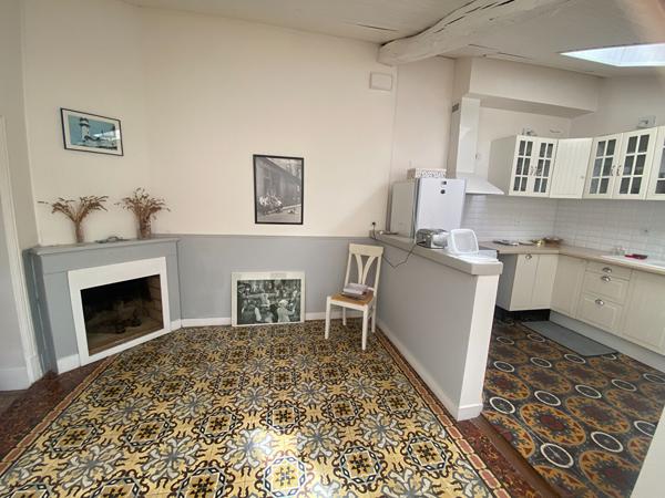 Maison de faubourg avec jardin, à deux pas du centre-ville
