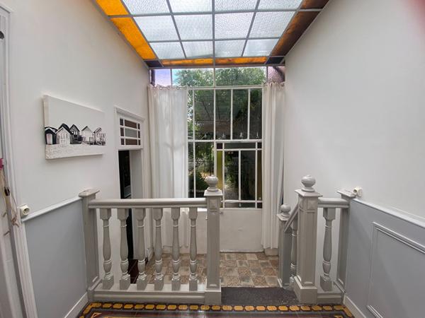 Maison de faubourg avec jardin, à deux pas du centre-ville