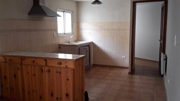 Maison à louer    3 pièces •  Estézargues