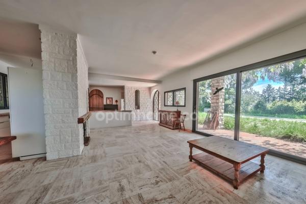 LUNEL (34400) – PROPRIÉTÉ DE CARACTÈRE – PISCINE – T2 INDÉPENDANT – TERRAIN 2 HECTARES – CALME – EXPOSITION SUD – NATURE