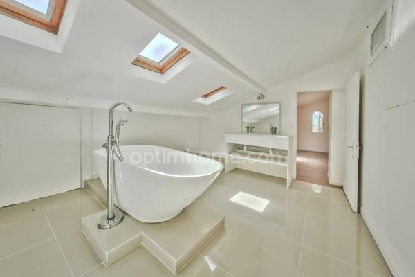 LUNEL (34400) – PROPRIÉTÉ DE CARACTÈRE – PISCINE – T2 INDÉPENDANT – TERRAIN 2 HECTARES – CALME – EXPOSITION SUD – NATURE