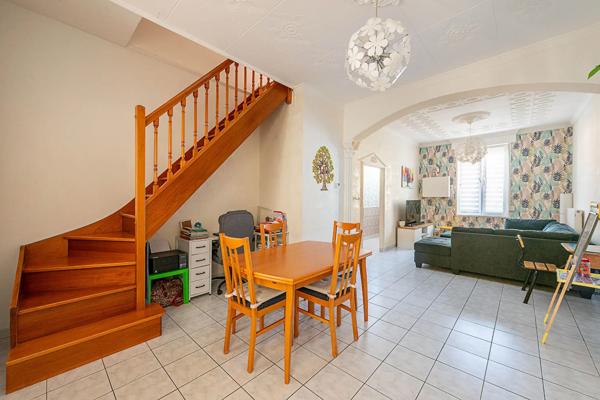 Maison à vendre 7 pièces 108m² Saint-Amand-les-Eaux (59230)