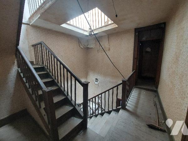 Au cœur de SAINT GAUDENS, immeuble 450 m² avec beaucoup de potentiel. A rénover.