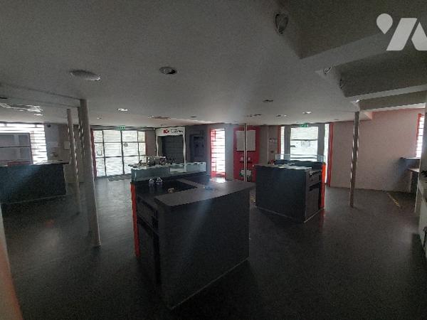 Au cœur de SAINT GAUDENS, immeuble 450 m² avec beaucoup de potentiel. A rénover.