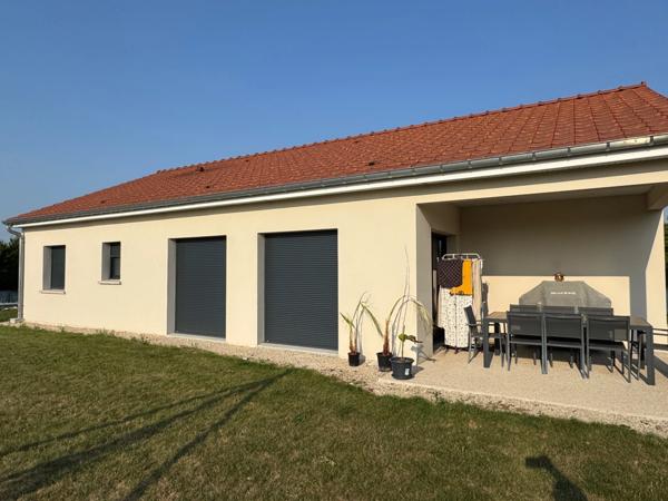 MAISON DE PLAIN PIED AU BORD DU LAC