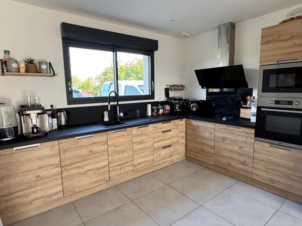 MAISON DE PLAIN PIED AU BORD DU LAC