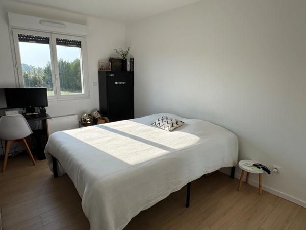 MAISON DE PLAIN PIED AU BORD DU LAC