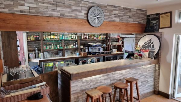 ILE D'OLÉRON (17), A Vendre Fonds commerce Bar licence4, Restaurant, brasserie de la mer emplac N°1 vue mer & Port