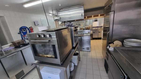 ILE D'OLÉRON (17), A Vendre Fonds commerce Bar licence4, Restaurant, brasserie de la mer emplac N°1 vue mer & Port