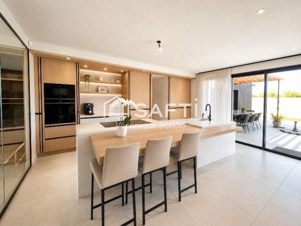 propriété contemporaine haut de gamme, 239m2, piscine, parcellel 1900m2