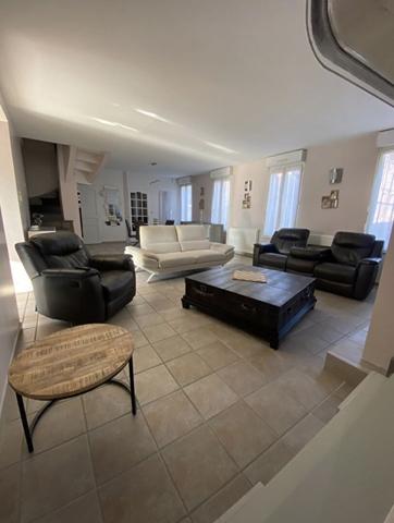 Maison familiale 8 pièces à Villers-Bretonneux – Exclusivité Agence Principale 457 000 € ** - Référence 13857