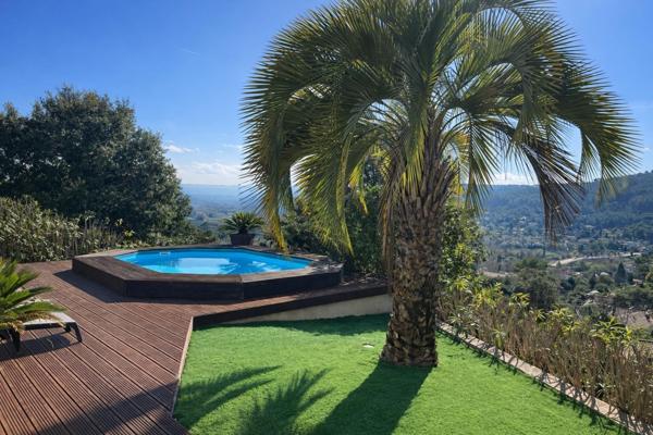 Maison avec vue panoramique, piscine et garage