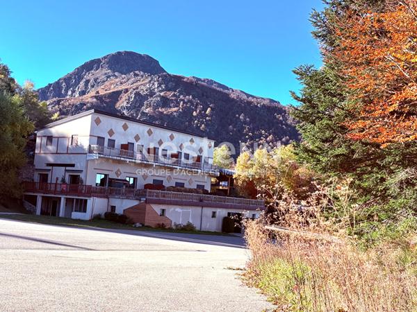 A VENDRE MONTS D'OLMES APPARTEMENT / TERRASSE 116 M² / GARAGE