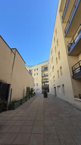 Bel appartement T3 en résidence privée – Quartier Carré Flaubert (Rive Gauche)