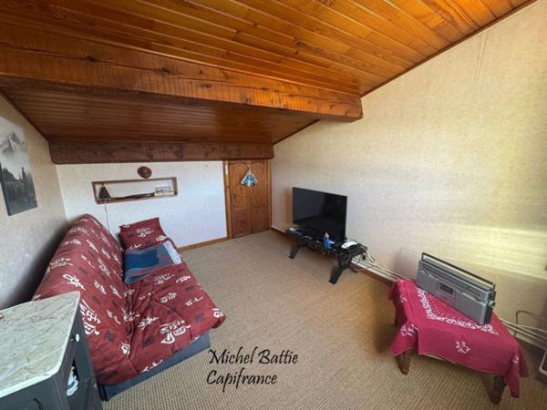 MAISON DE VILLE AU CALME