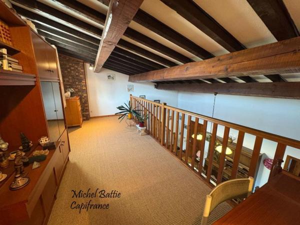 MAISON DE VILLE AU CALME