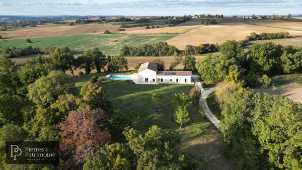 Condom (32100) Propriété en pierre avec piscine et 1ha de terrain à CONDOM