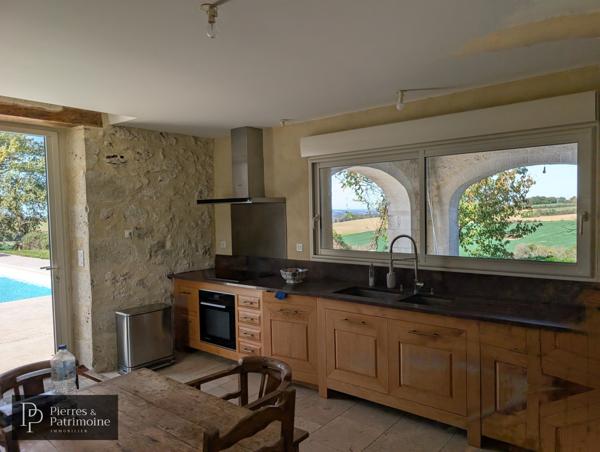 Condom (32100) Propriété en pierre avec piscine et 1ha de terrain à CONDOM