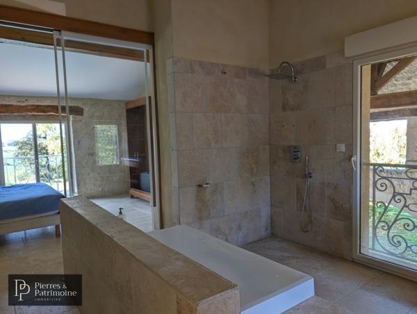 Condom (32100) Propriété en pierre avec piscine et 1ha de terrain à CONDOM