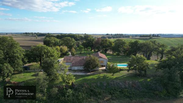 Condom (32100) Propriété en pierre avec piscine et 1ha de terrain à CONDOM