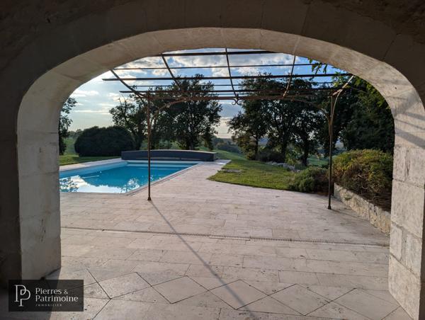 Condom (32100) Propriété en pierre avec piscine et 1ha de terrain à CONDOM