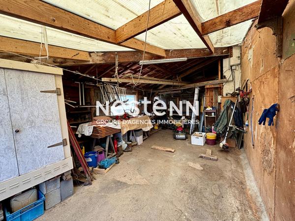 A vendre - Spacieuse maison familiale de 7 chambres en plein centre de Vihiers - D5901