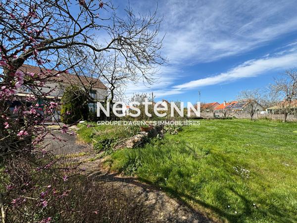 A vendre - Spacieuse maison familiale de 7 chambres en plein centre de Vihiers - D5901