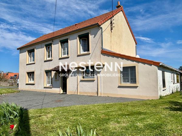 A vendre - Spacieuse maison familiale de 7 chambres en plein centre de Vihiers - D5901