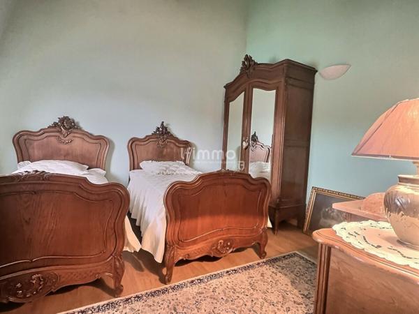 Immeuble mixte - 2 appartements, 1 local avec bureaux