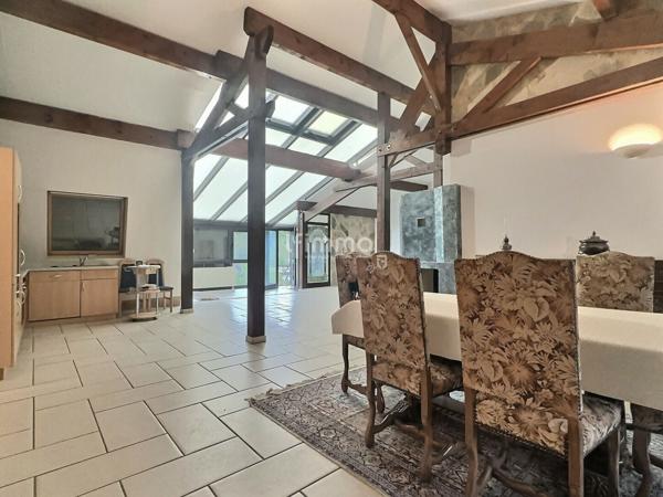 Immeuble mixte - 2 appartements, 1 local avec bureaux