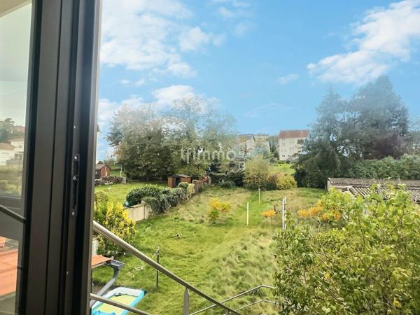 Immeuble mixte - 2 appartements, 1 local avec bureaux