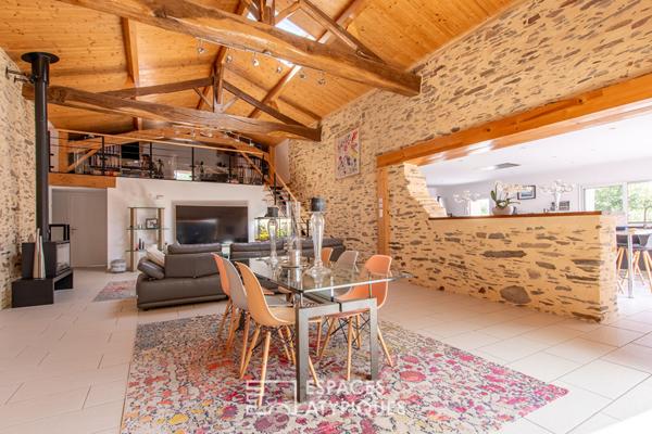 Vaste Propriété de Charme avec Piscine et Installations Équestres