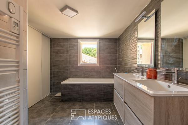 Vaste Propriété de Charme avec Piscine et Installations Équestres