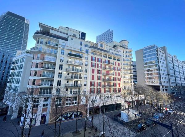 Location / Appartement T3 à Courbevoie (92400)