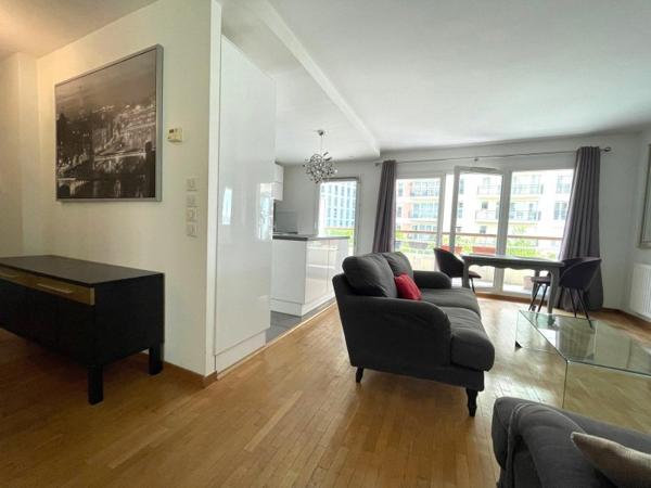 Location / Appartement T3 à Courbevoie (92400)