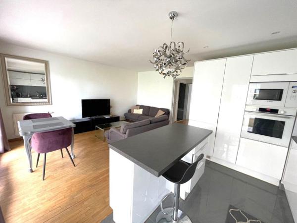 Location / Appartement T3 à Courbevoie (92400)