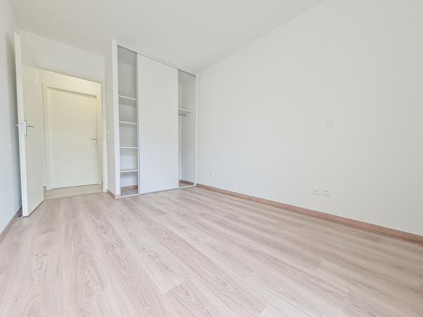 Marnaz (74460) T4 DE 81.40 M² A LOUER - BALCON + PLACE DE PARKING EN S/SOL - NOUVELLE RESIDENCE A MARNAZ