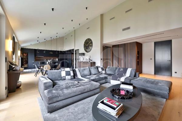 APPARTEMENT T3 A VENDRE - LYON 6EME ARRONDISSEMENT - 144.29 m 2 - 1 400 000 €
