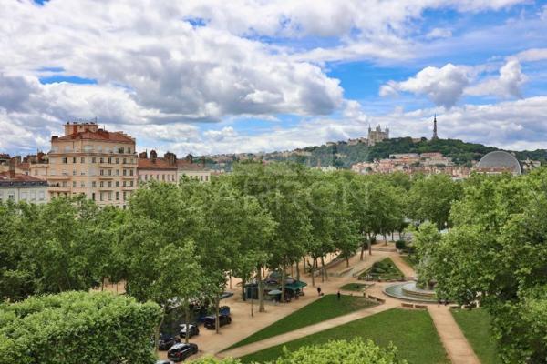 APPARTEMENT T3 A VENDRE - LYON 6EME ARRONDISSEMENT - 144.29 m 2 - 1 400 000 €