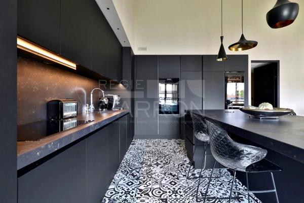 APPARTEMENT T3 A VENDRE - LYON 6EME ARRONDISSEMENT - 144.29 m 2 - 1 400 000 €