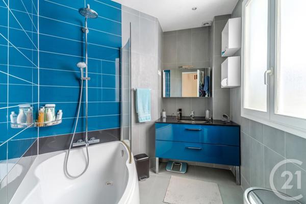 Appartement T5 à vendre  5 pièces - 148,83 m2 PARIS - 75018