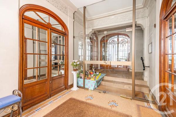 Appartement T5 à vendre  5 pièces - 148,83 m2 PARIS - 75018