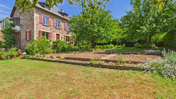 GRANDE MAISON EN PIERRE T6 Rodez