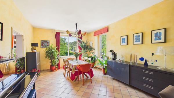 GRANDE MAISON EN PIERRE T6 Rodez