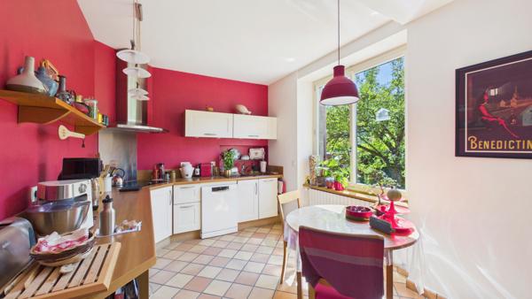 GRANDE MAISON EN PIERRE T6 Rodez