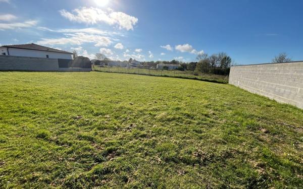 Terrain à vendre    Étaules