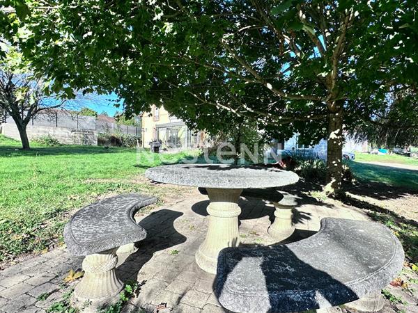 Vente belle maison de caractère 195.6 m² avec 5 chambres à Chahaignes (72340)